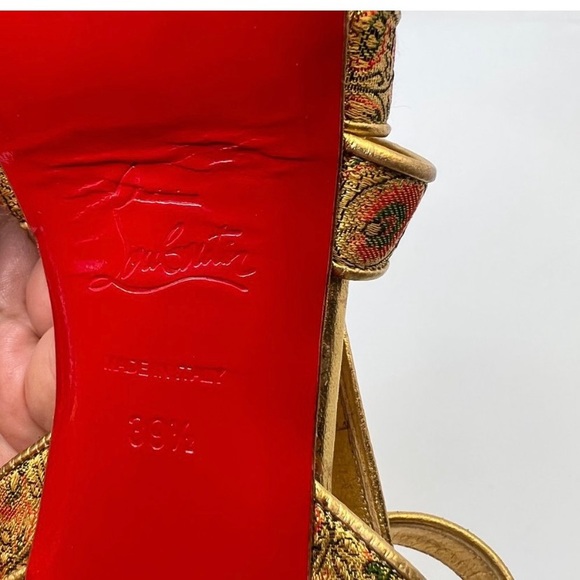 Christian Louboutin Gold Brocade Fabric
Sandals 39.5 - Picture 7 of 7